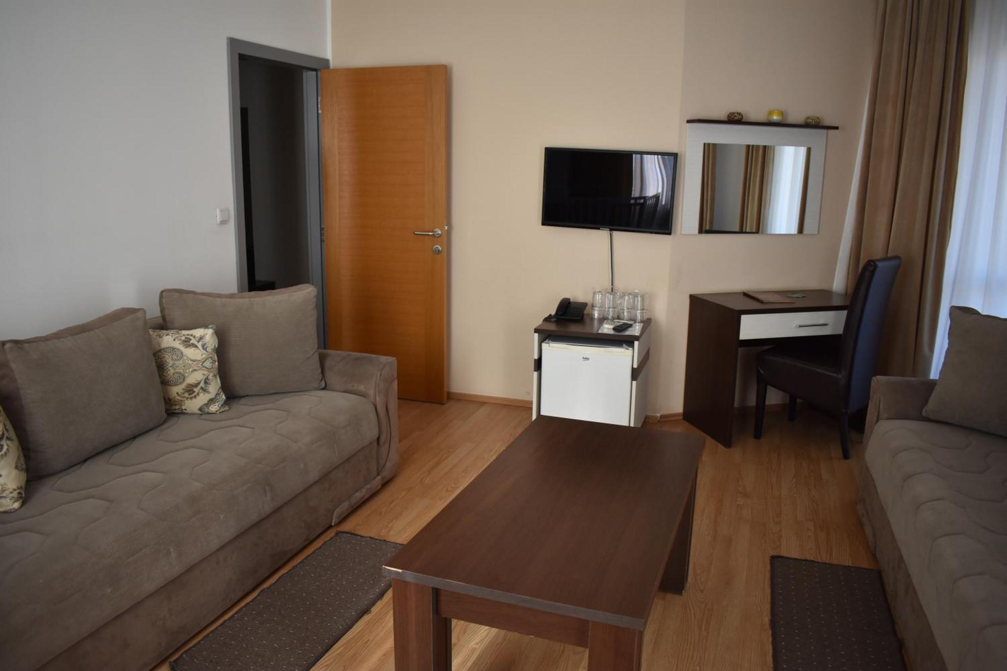 ג'אגודינה Garni Hotel Lion מראה חיצוני תמונה